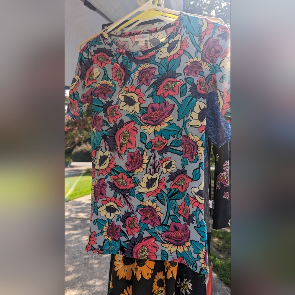 LuLaRoe Gigi Top